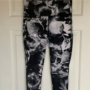 Lucy perfect Core Legging Size  SM